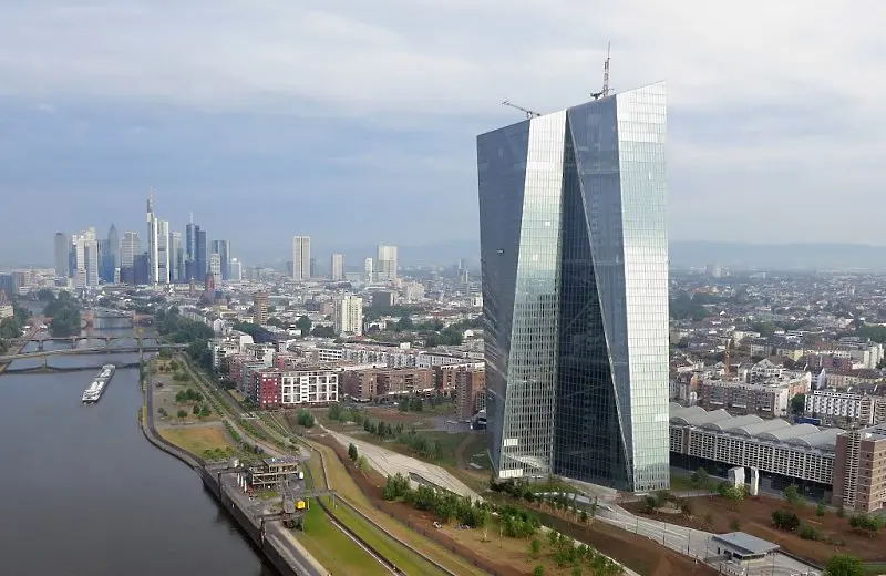 ЕЦБ глоби две банки за нарушаване на регулаторните изисквания