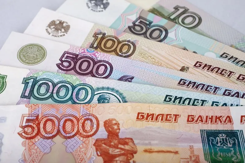 Руската централна банка: Превежданите пари от чужбина ще се изплащат в кеш само в рубли