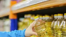 КЗП проверява търговците за спекула с цената на олиото