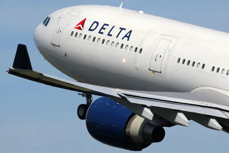 Самолетните билети на Delta поскъпват с 10%