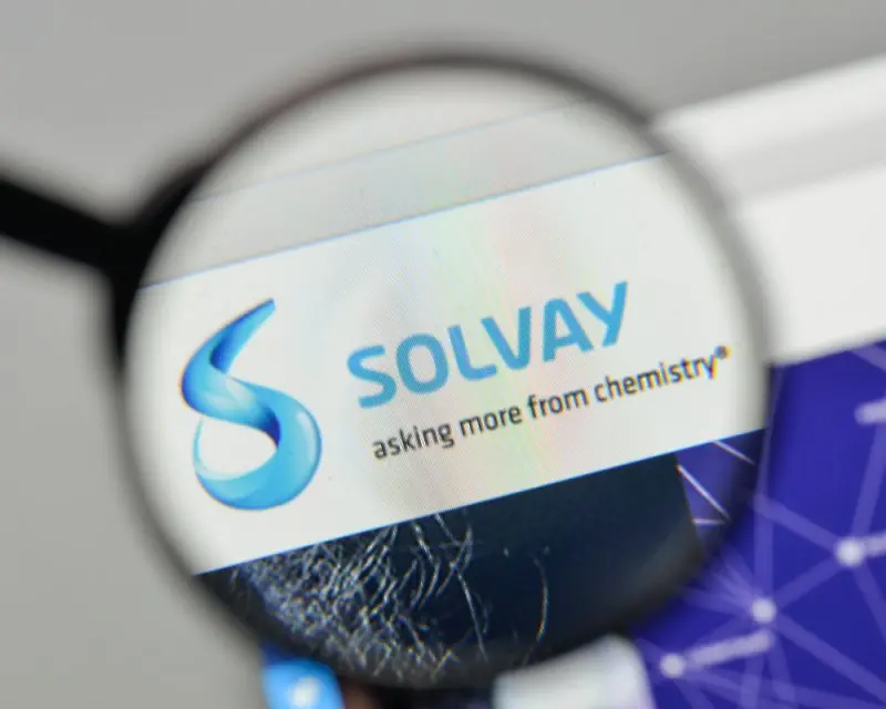 Solvay се разделя на две независими публични компании