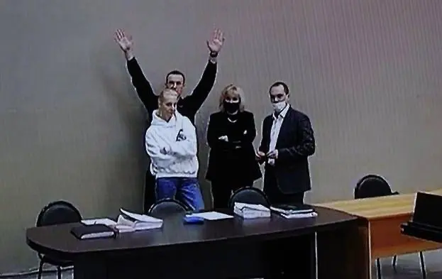 Осъдиха Навални да лежи 9 години в колония със строг режим