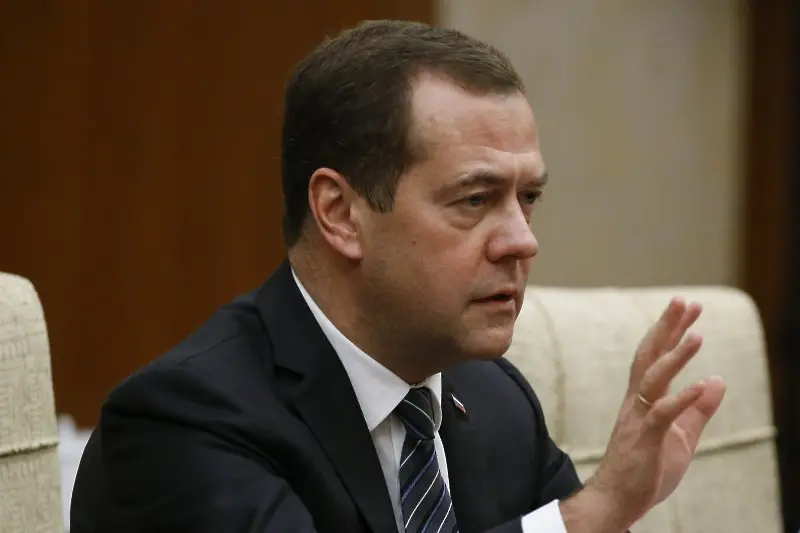 Медведев: Западните санкции няма да повлияят на Кремъл
