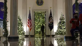Джил Байдън украси Белия дом (фотогалерия)