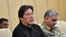 Пакистанският премиер Имран Хан бе свален от власт с вот на недоверие