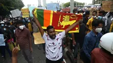 Шри Ланка спира да обслужва дълга си