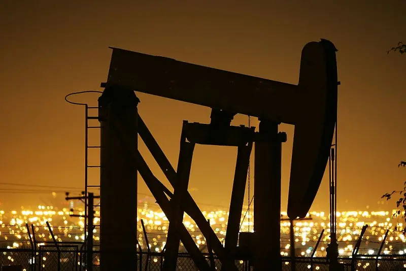 Петролът на ОПЕК задържа цена под 109 долара за барел
