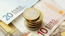 Еврото се задържа на прага от 1,05 долара