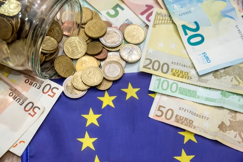 Спад на държавния дефицит в ЕС и Eврозоната