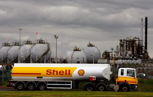 Shell спря да продава гориво в бензиностанциите си в Русия