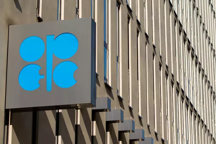 Петролът на ОПЕК се търгува за близо 116 долара за барел