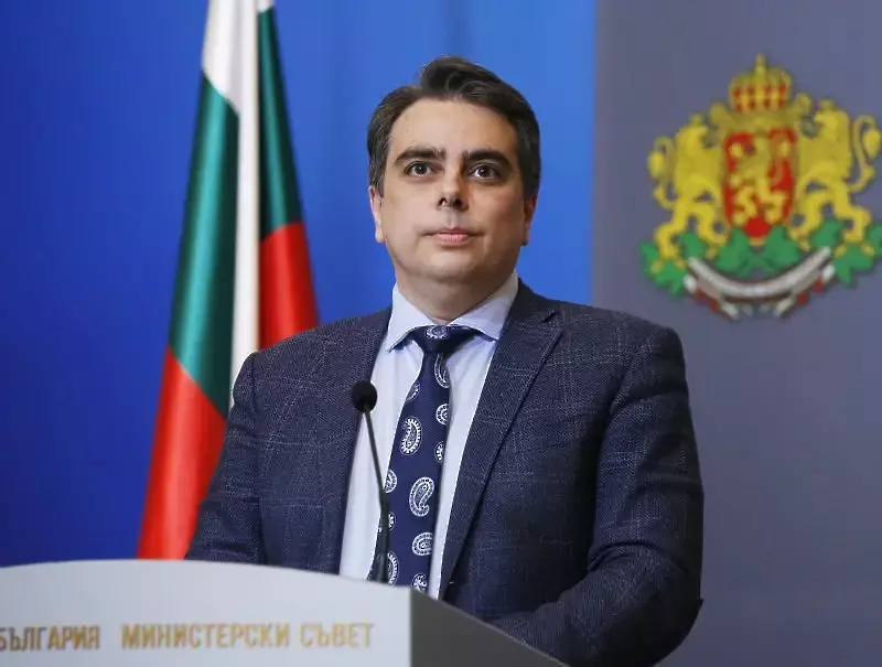 Асен Василев: Предвиждаме дефицитът да остане 4,1%