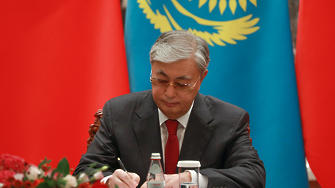 Казахстан гласува за ограничаване на президентските права