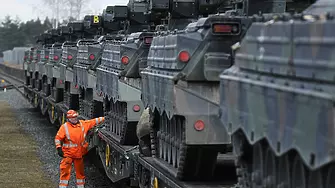САЩ доставят 100 бронирани машини в Източна Европа