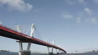 Откриха първия автомобилен мост между Русия и Китай