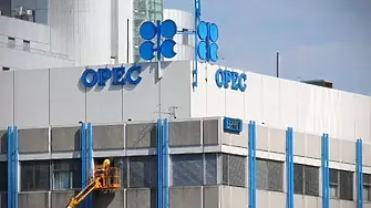 Петролът на ОПЕК премина границата от 120 долара за барел