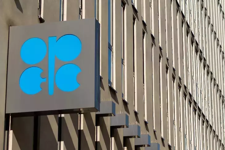 Петролът на ОПЕК поскъпна до 123,21 долара за барел