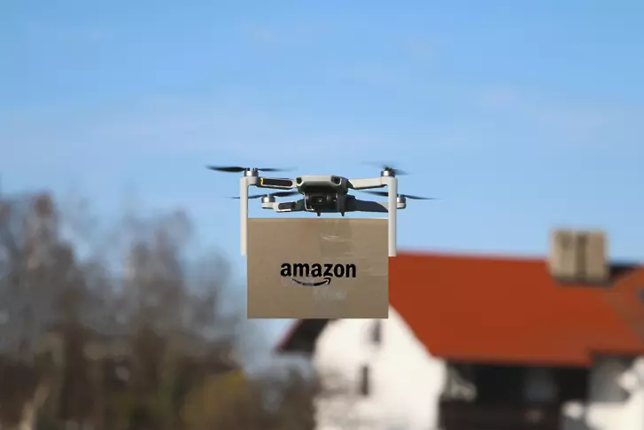 Amazon избра градче в Калифорния за първите доставки с дронове до клиенти