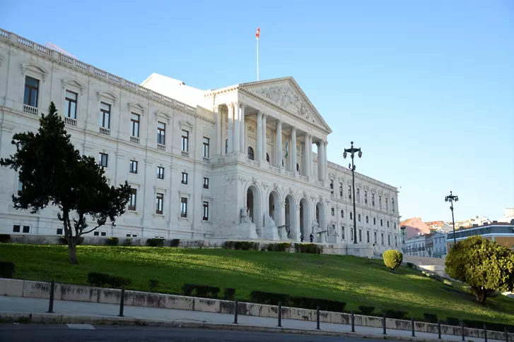 Трети опит за легализиране на евтаназията в Португалия 