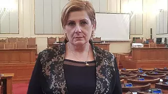Елена Гунчева напуска Народното събрание и „Възраждане“