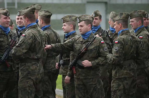 Заради руската заплаха: Полша увеличава числеността на армията си повече от 2 пъти