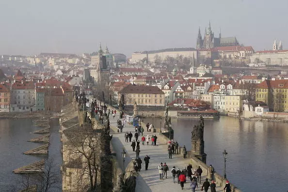 Чехия удължи забраната за визи на граждани от Русия и Беларус