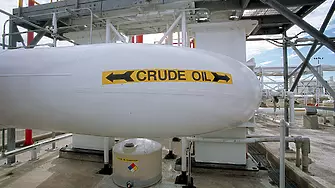 Петролът на ОПЕК поевтиня с над 2 долара