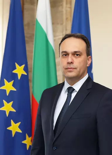 Заков не вижда военна заплаха за България