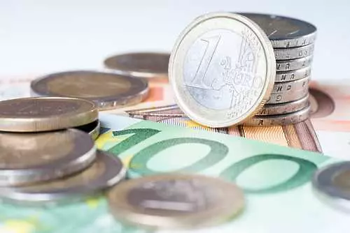 Еврото се възстановява след вчерашния си спад под 1 долар