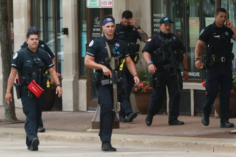 Задържаха заподозрян за стрелбата в Чикаго, при която бяха убити 6 души