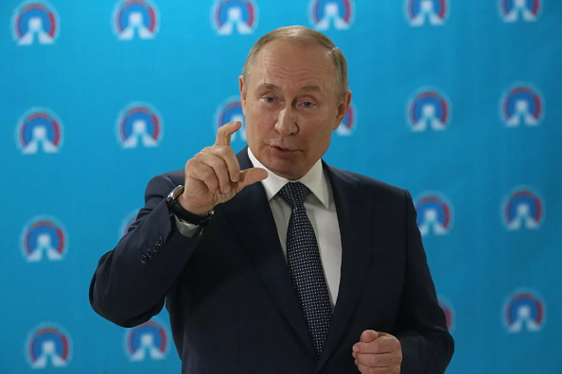 Путин предупреди Запада за скок на цените  при ограничения върху купуването на руски петрол