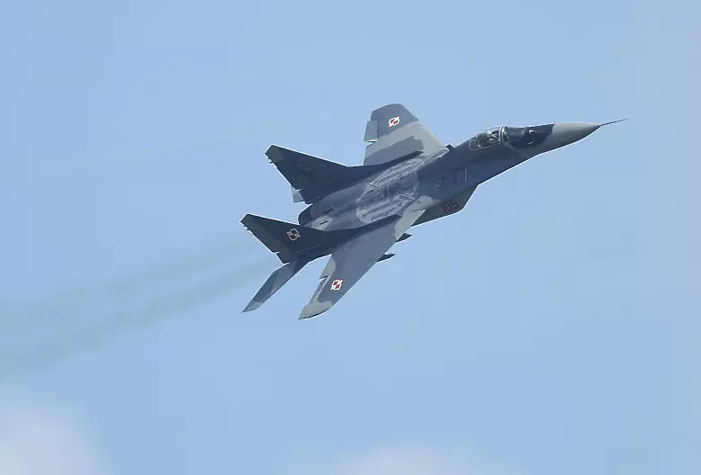 Военновъздушните сили прихванаха и приземиха малък самолет нарушител край Свищов