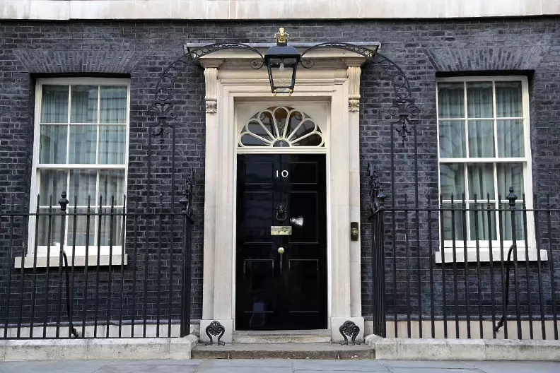 Как ще бъде определен нов премиер на Великобритания след оттеглянето на Джонсън?