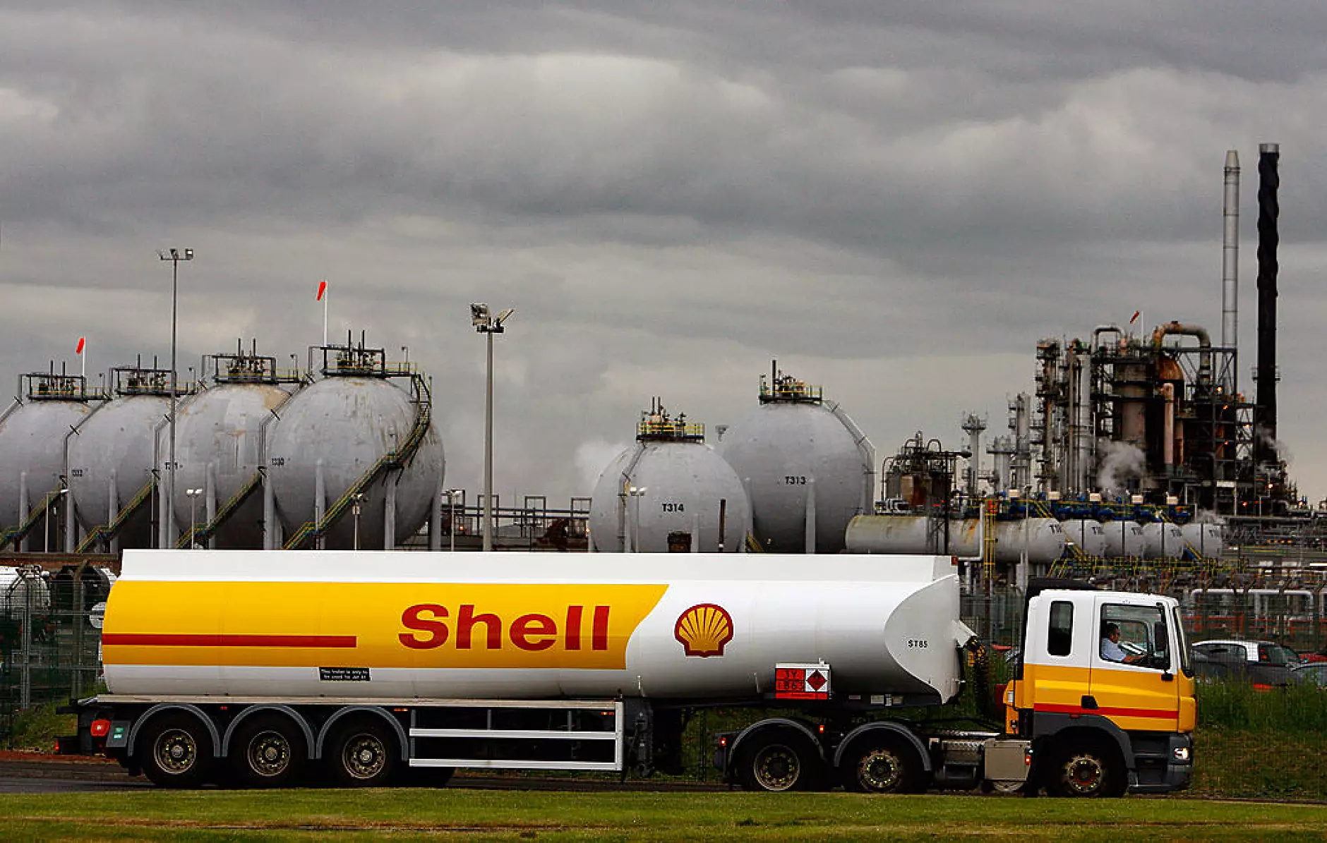 Европейските енергийни гиганти регистрират рекордни печалби на фона на скъпия петрол и газ