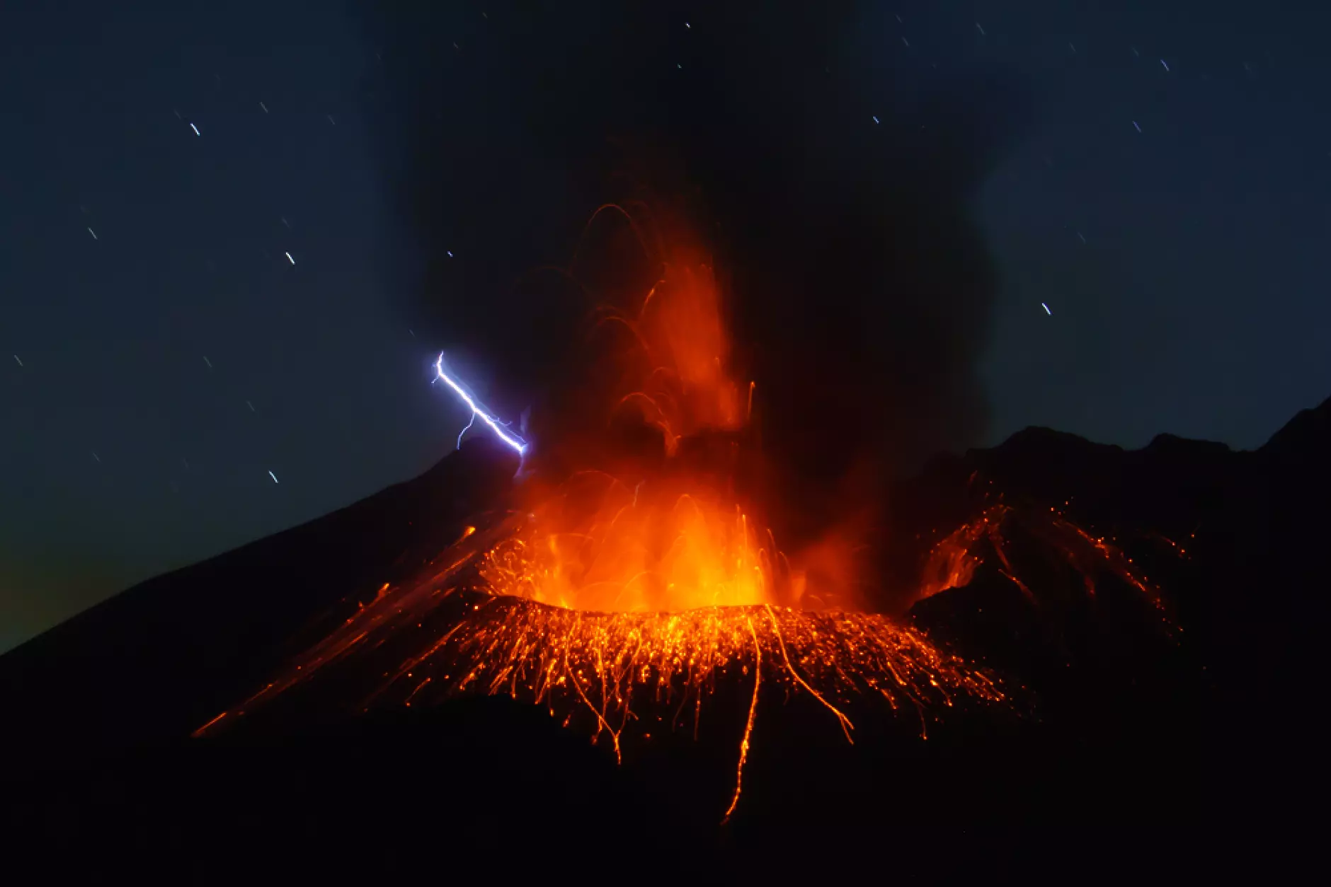 Сакураджима, един от най-активните вулкани в Япония, изригна отново