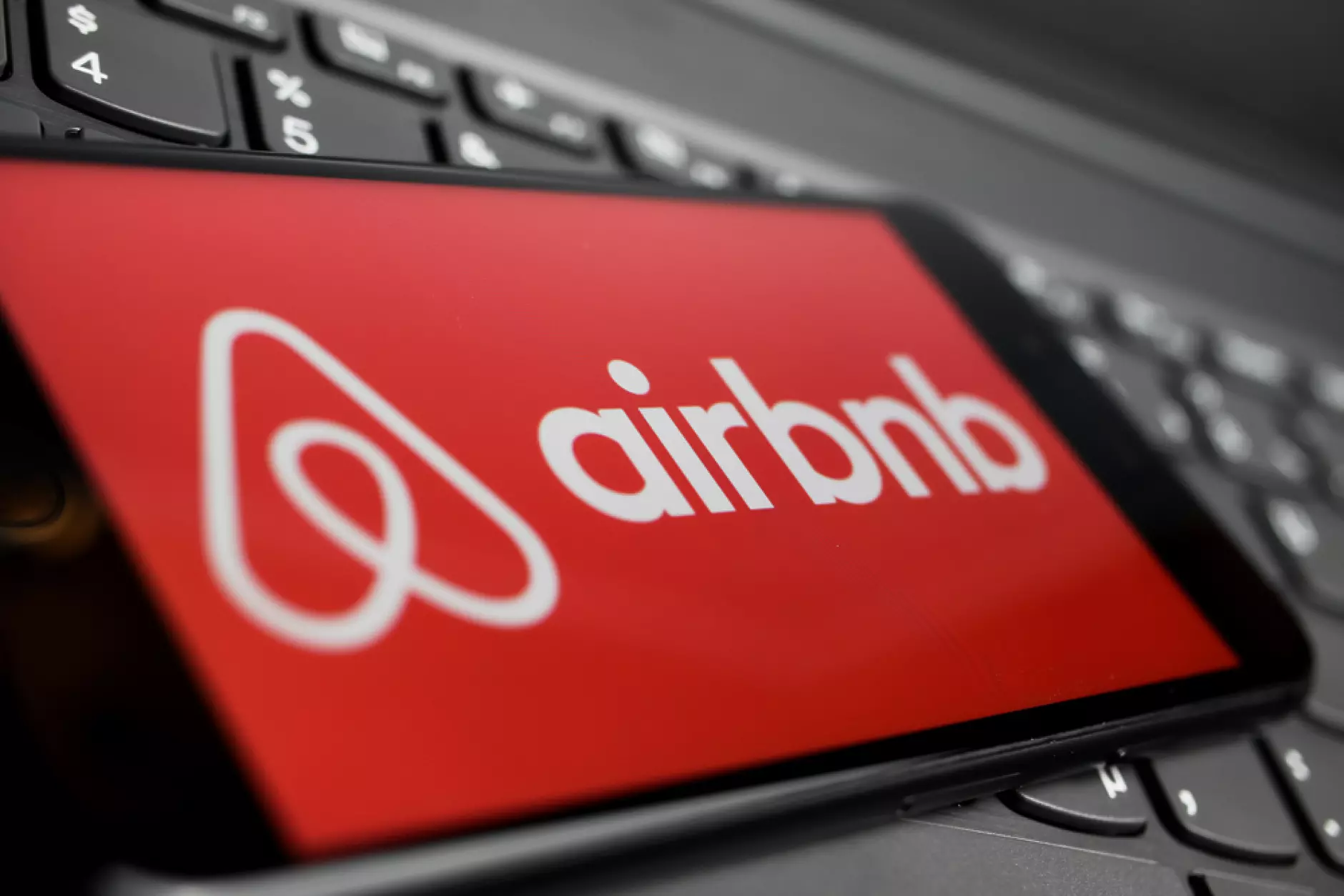 Резервациите в Airbnb записаха рекорд 