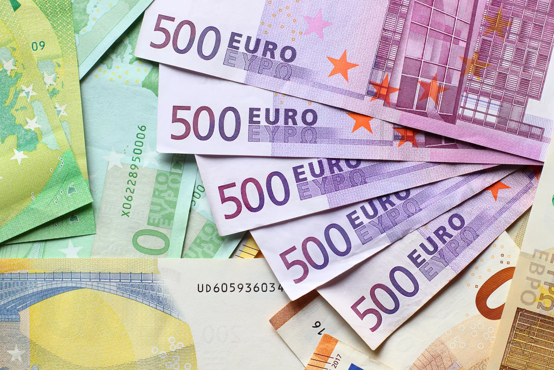 Общата стойност на инвестиционните сделки в България през първото полугодие e близо 67 млн. евро