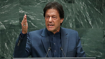 Пакистанската полиция е повдигнала обвинения в тероризъм срещу бившия премиер
