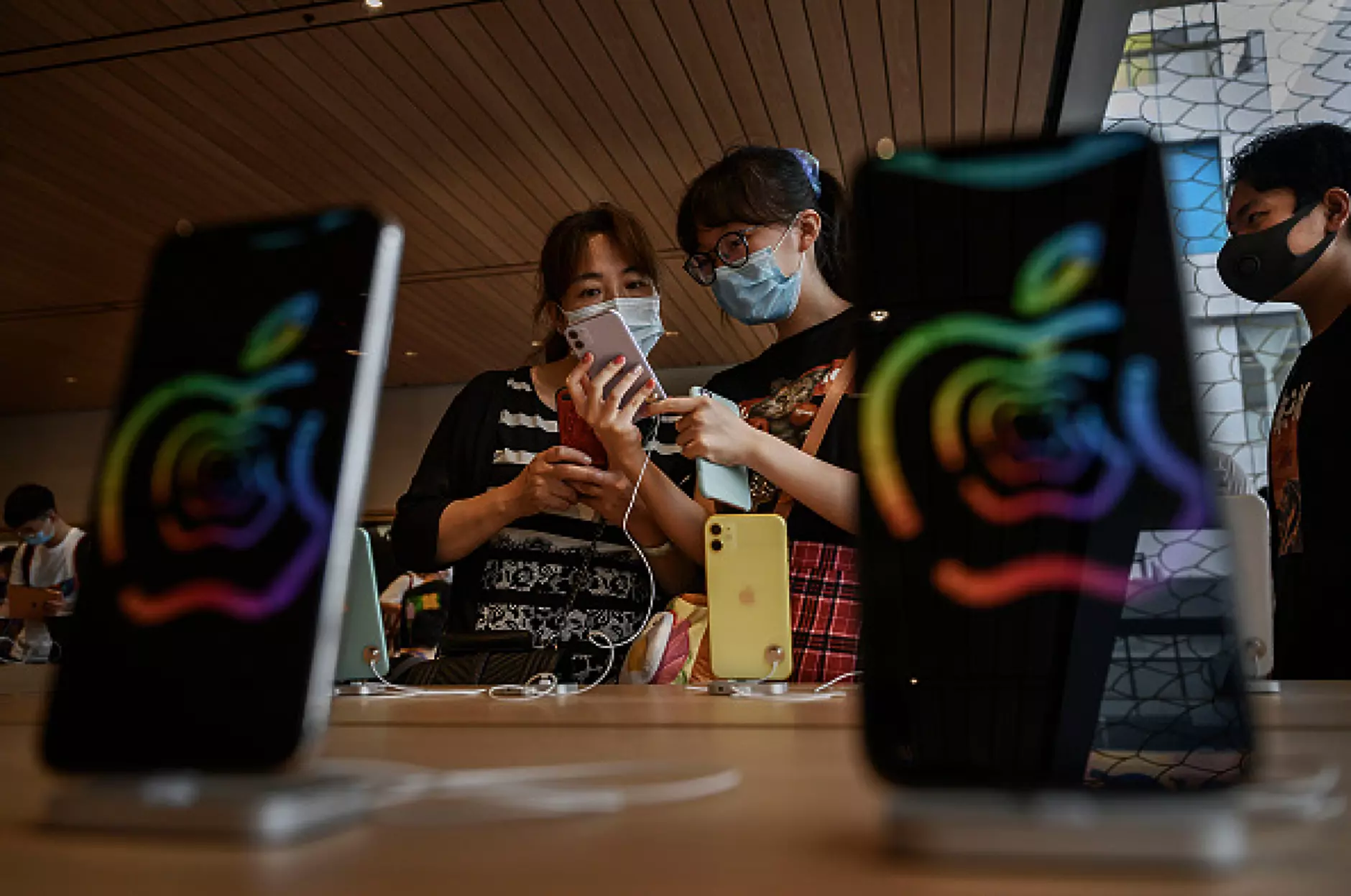 Apple води преговори с Виетнам за производствени бази