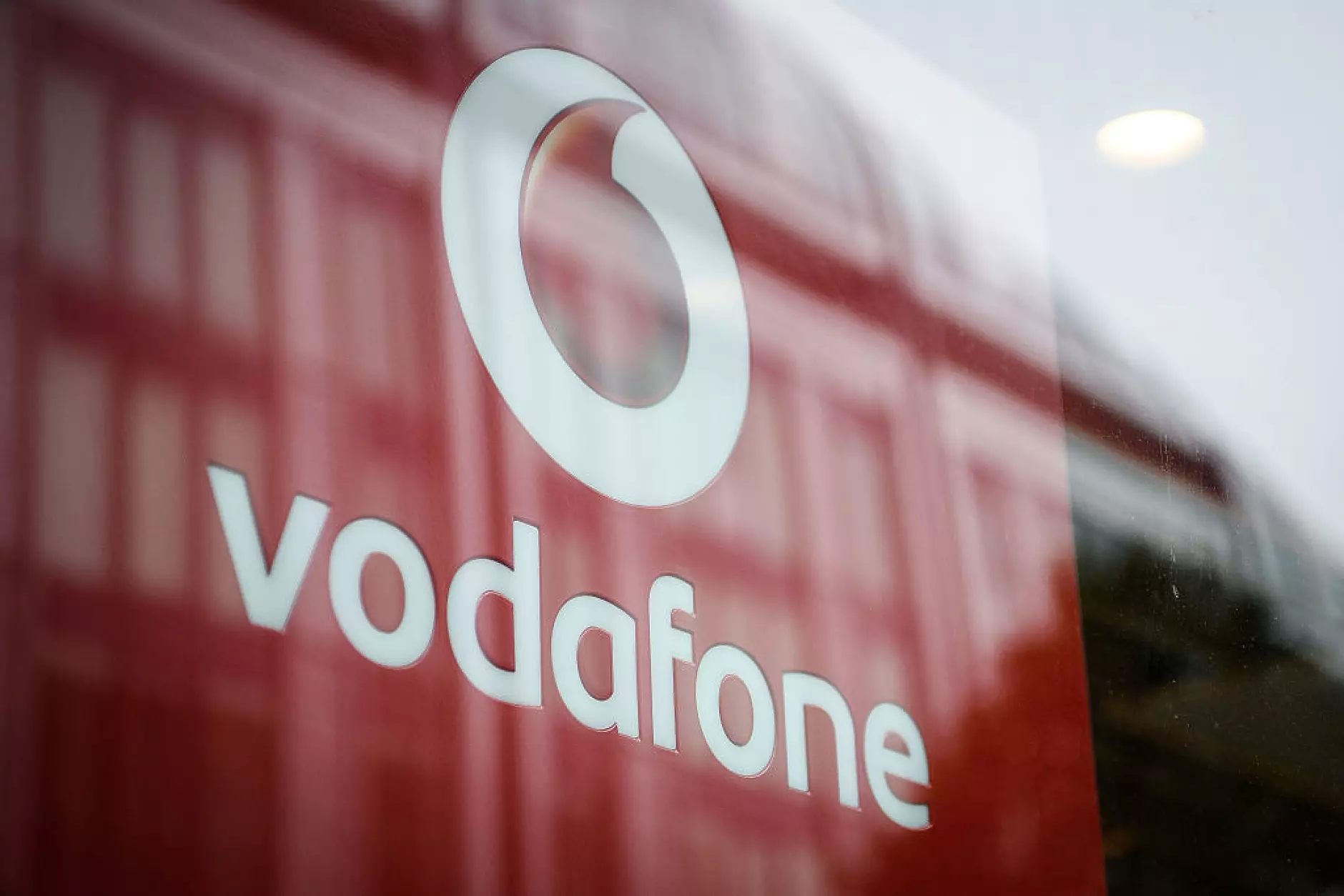 Vodafone ще продаде унгарския си бизнес за 1,8 млрд. долара