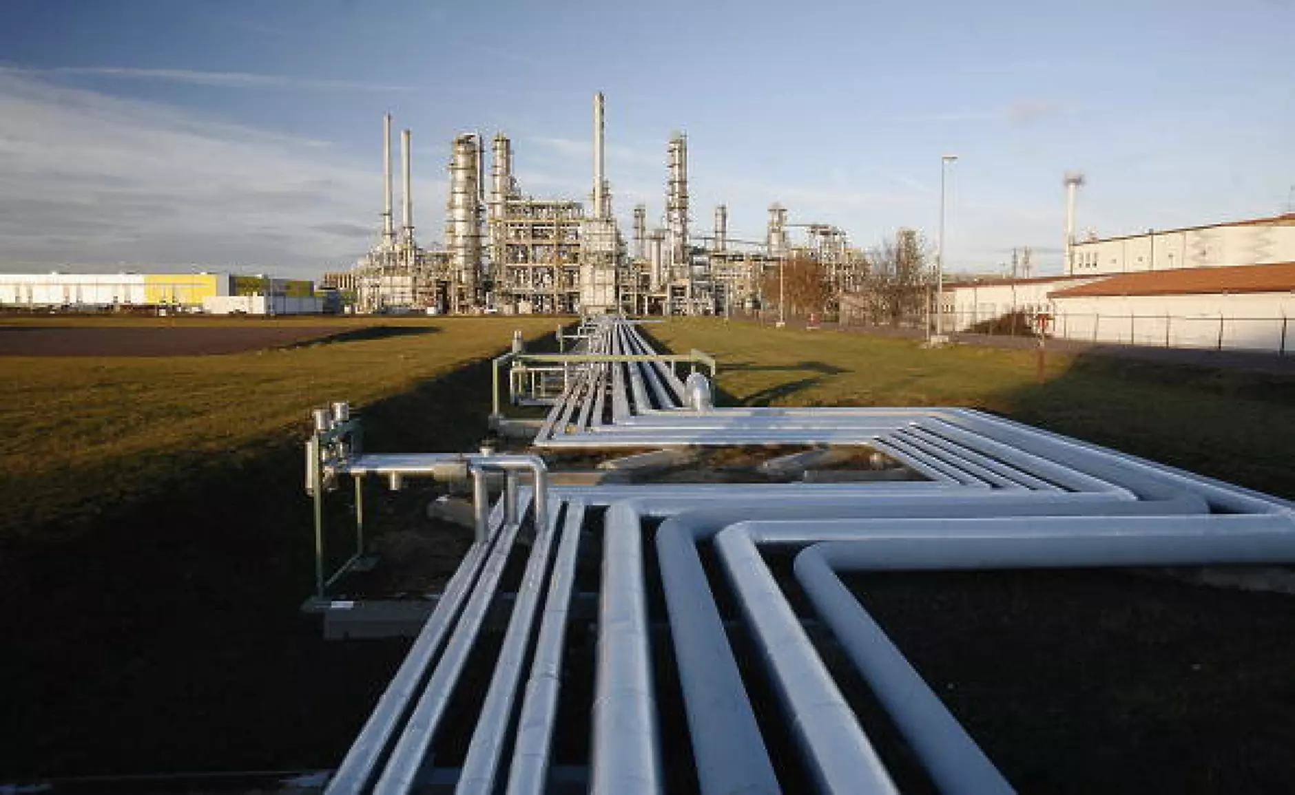 Унгарска петролна компания готова да плаща транзита през Украйна