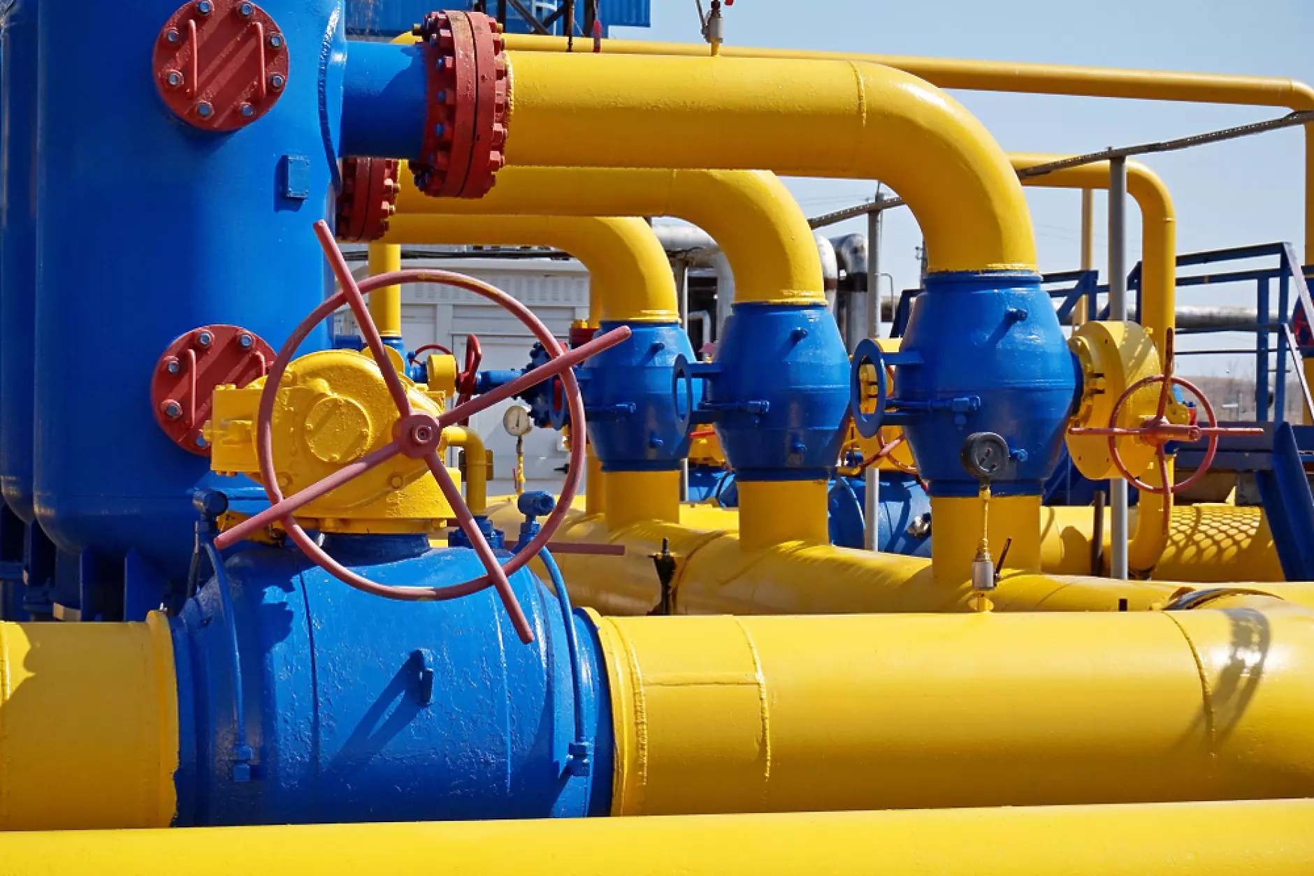 Казахстан ще продава петрол през азерски тръбопровод