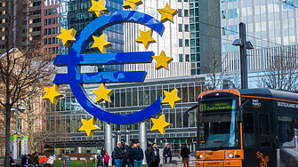 Еврозоната вече е навлязла в плитка рецесия предизвикана от нарастващите