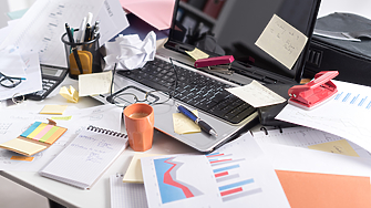 Писателят Робин Коние обяснява механизмите на подобна организация която се