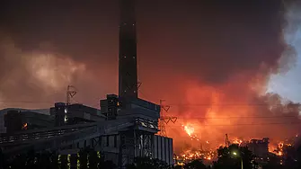 Изгоря небостъргачът на Чайна телеком 