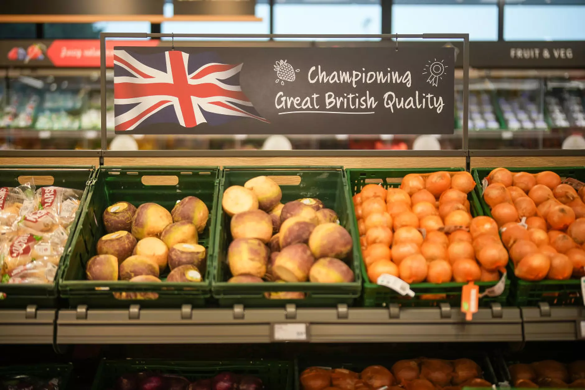 Годишната инфлация във Великобритания забавя темпото