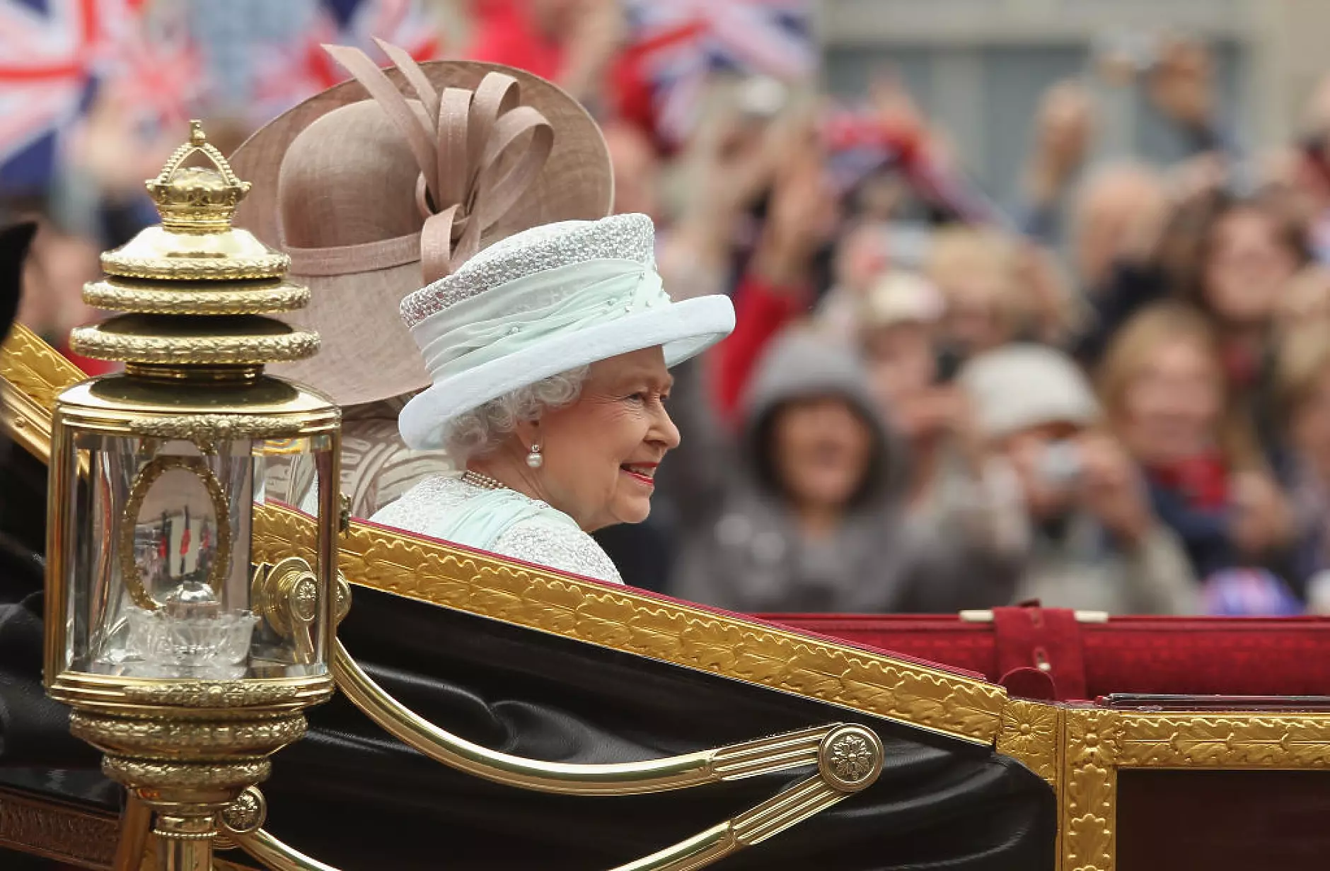 Кралица Елизабет II – лидерът, който преведе британската монархия в 21 век*