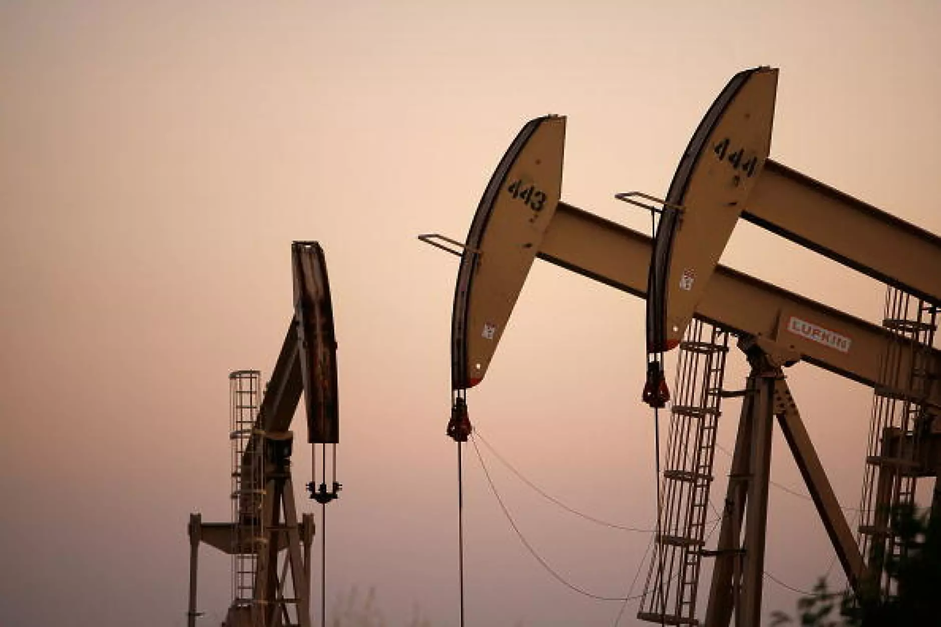 Финансовите министри от Г-7 постигнаха съгласие за въвеждането на ценови таван за руския петрол