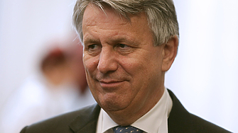 Shell проучва четирима кандидати за наследник на главния изпълнителен директор