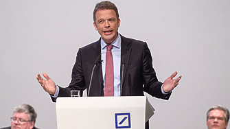 Главният изпълнителен директор на Deutsche Bank Кристиан Зевинг предупреди в